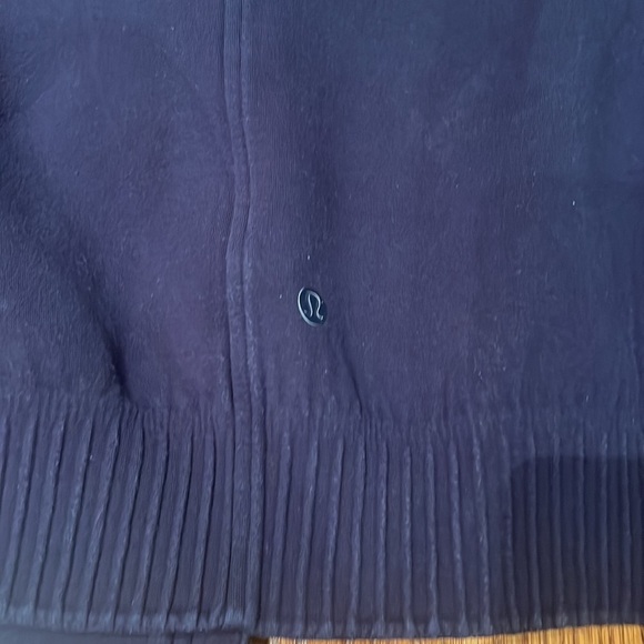 Lululemon Woman’s Navy Jacket Size 10 - Picture 5 of 6